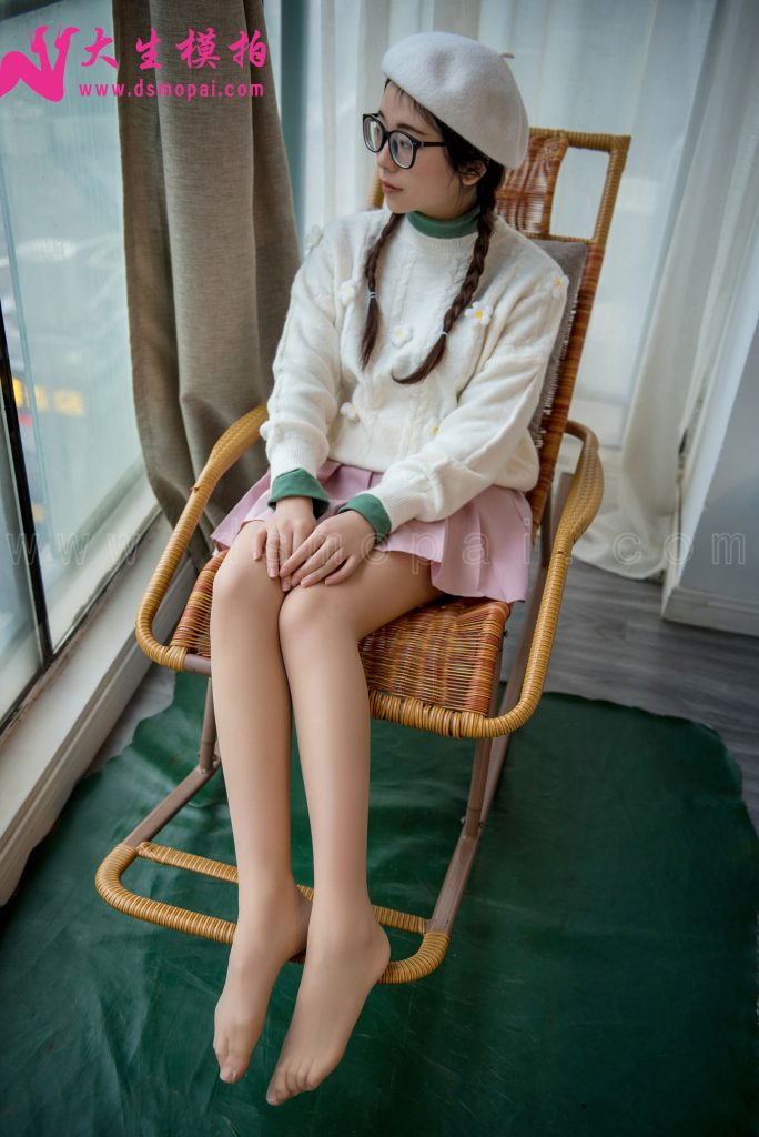 大生模拍 NO.222 夏夏 清純眼鏡妹 [46P/272MB]插圖2