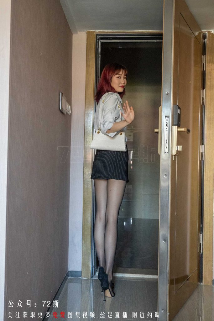 [72斯]絲足寫真 NO.002 我的新室友第二集 [34P/91M]插圖1