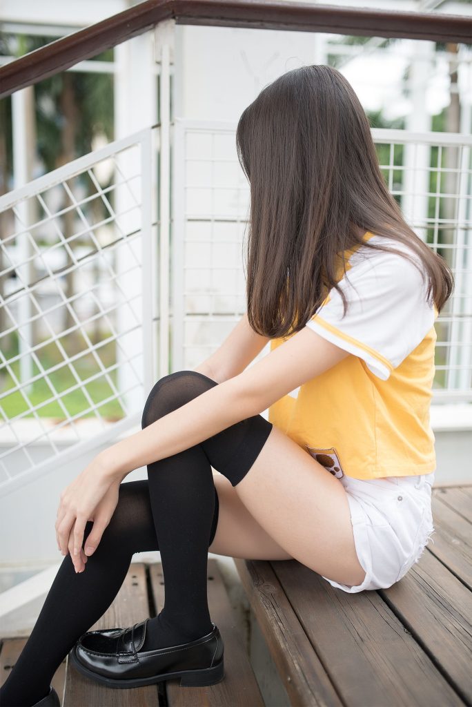 風(fēng)之領(lǐng)域精品寫真@No.002 戶外短褲黑絲 [49P/107MB]插圖2