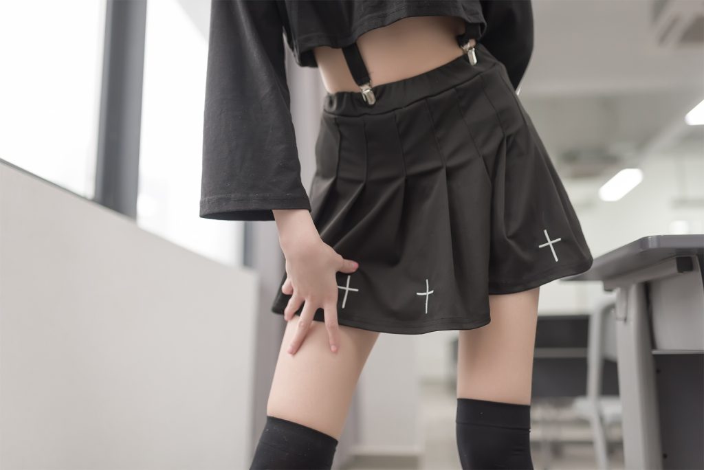 風(fēng)之領(lǐng)域精品寫真@No.011 教室里的黑絲美少女 [50P/79.5MB]插圖1