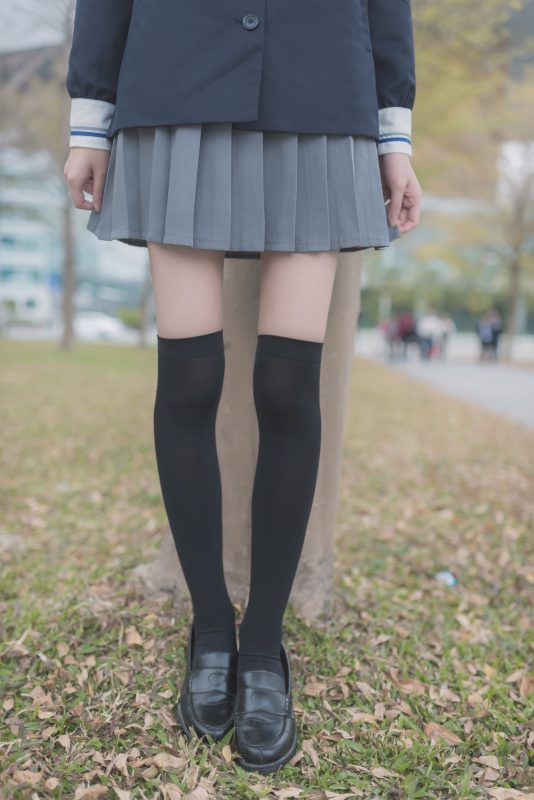 風(fēng)之領(lǐng)域精品寫真@No.021 黑白絲戶外私拍 [50P/150MB]-無料攝影圈