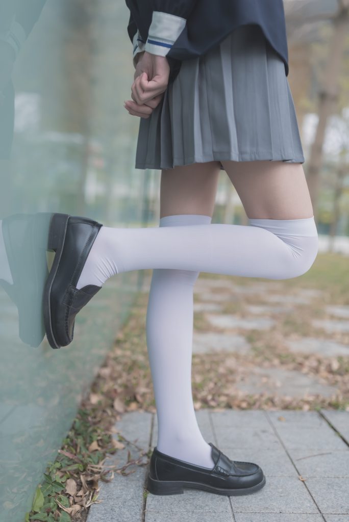 風(fēng)之領(lǐng)域精品寫(xiě)真@No.021 黑白絲戶外私拍 [50P/150MB]插圖2