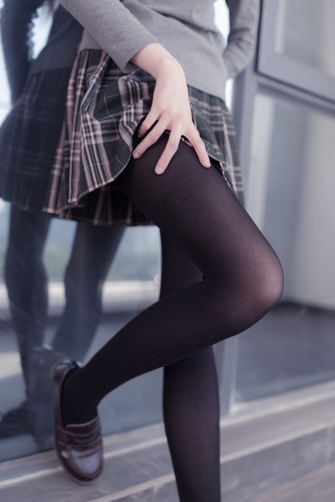 風(fēng)之領(lǐng)域精品寫真@No.023 靜靜等待的黑絲女孩 [50P/213MB]插圖2