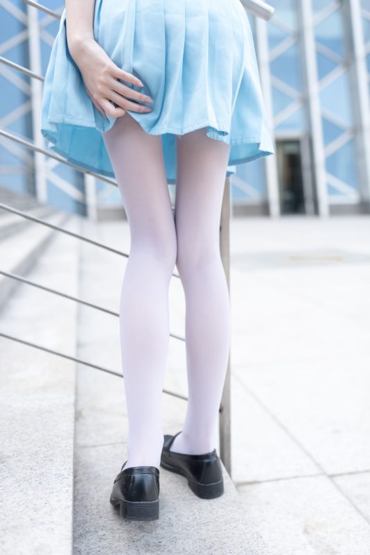 風(fēng)之領(lǐng)域精品寫(xiě)真@No.028 藍(lán)短裙的白絲姐姐 [50P/181MB]-無(wú)料攝影圈