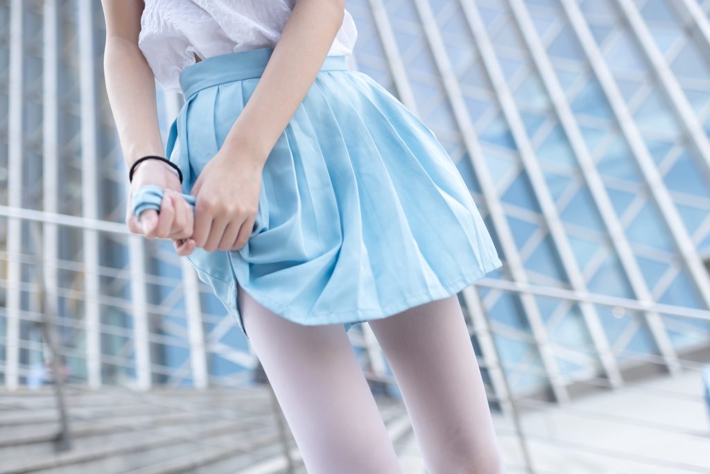 風(fēng)之領(lǐng)域精品寫真@No.028 藍(lán)短裙的白絲姐姐 [50P/181MB]插圖2