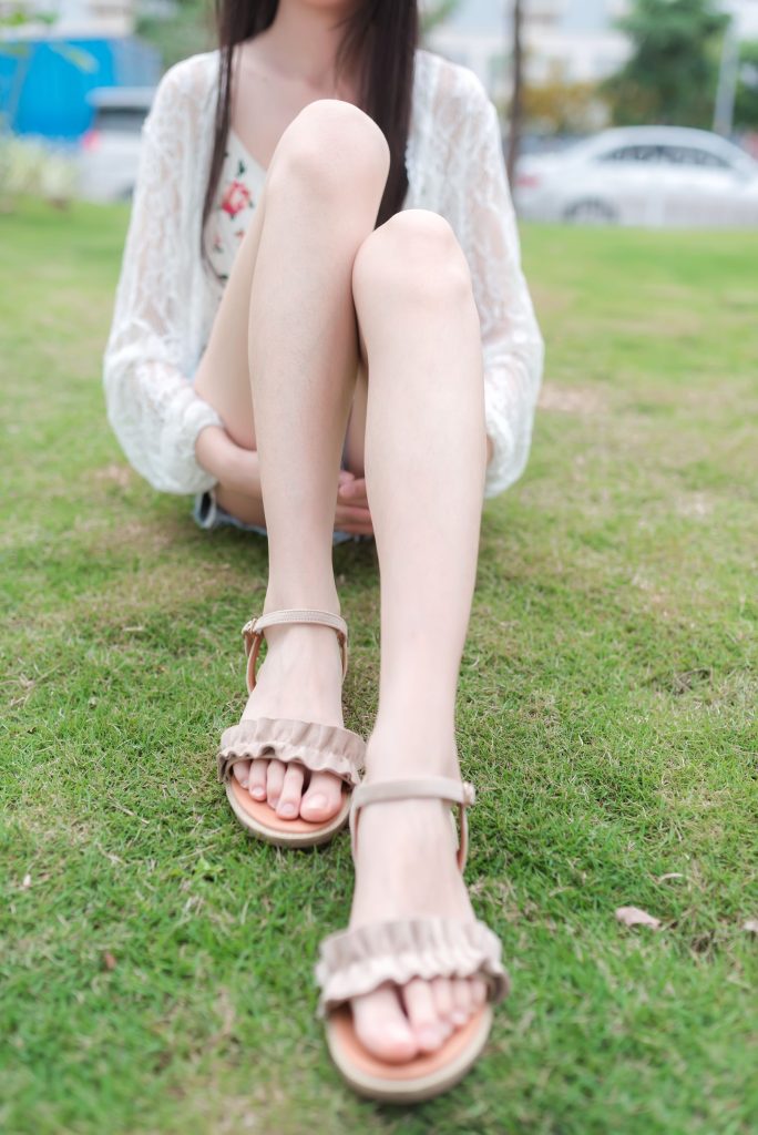 風(fēng)之領(lǐng)域精品寫真@No.042 戶外公園的長腿小姐姐 [51P/216MB]插圖1