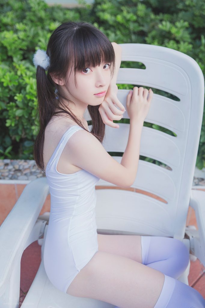 風(fēng)之領(lǐng)域精品寫真@No.053 泳池邊的長(zhǎng)腿MM [29P/41.5MB]插圖1