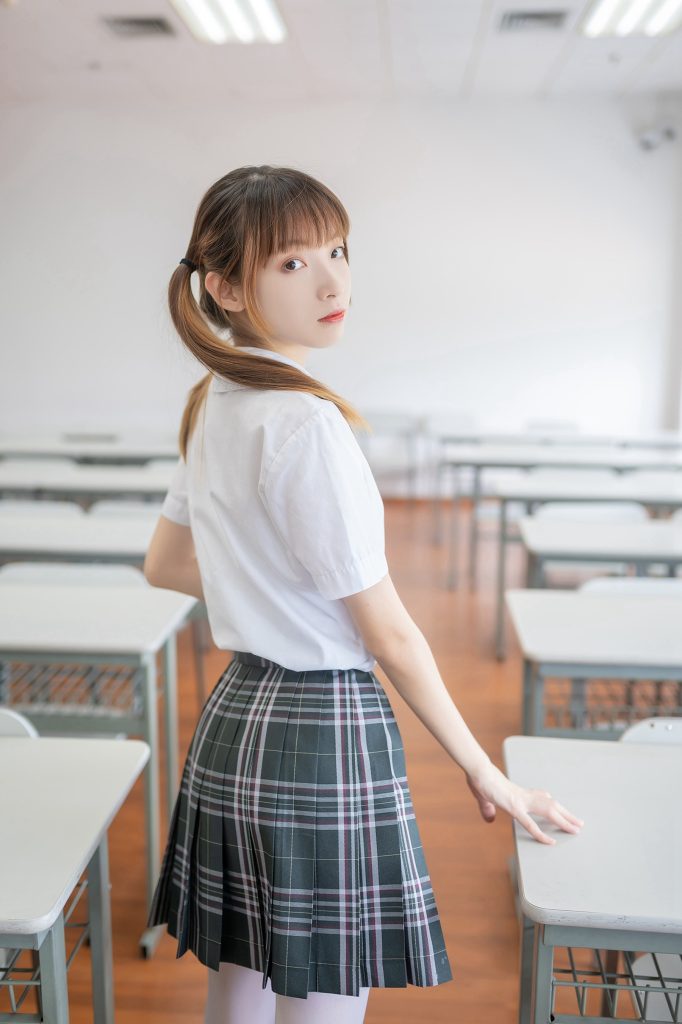 風(fēng)之領(lǐng)域精品寫(xiě)真@No.070 雙馬尾的白絲JK [45P/223MB]插圖1