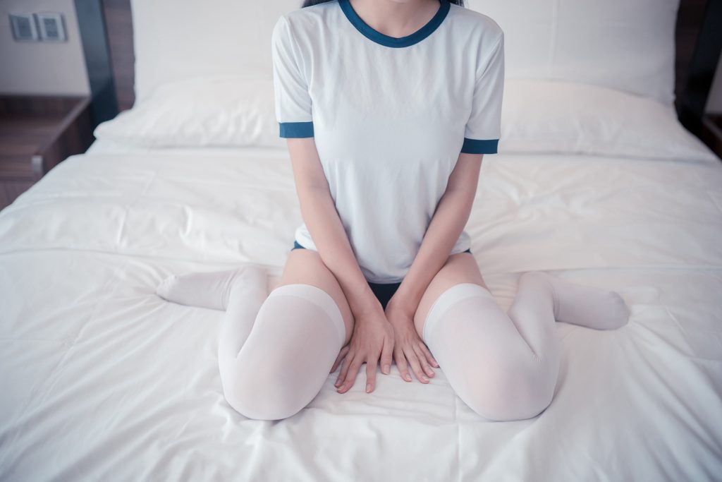 風(fēng)之領(lǐng)域精品寫真@No.072 淡雅白絲三角褲 [43P/185MB]插圖2