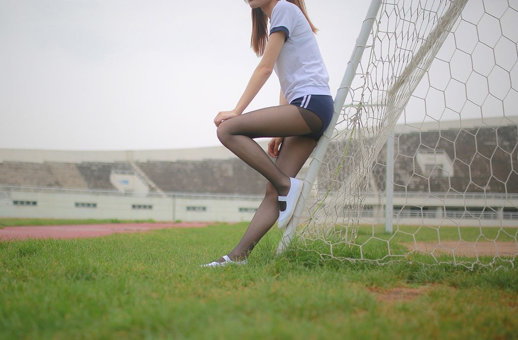 風(fēng)之領(lǐng)域精品寫真@No.093 戶外操場上的黑絲 [42P/184MB]插圖3