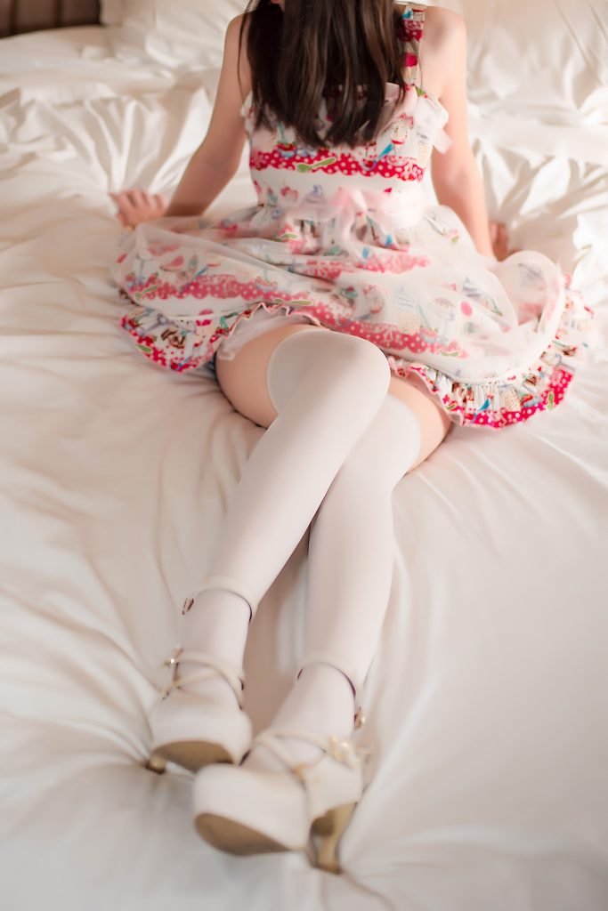 風(fēng)之領(lǐng)域精品寫真@No.112 最愛的白絲 連衣裙 [43P/308MB]插圖2