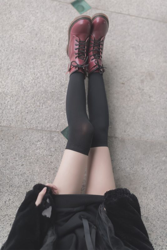 風之領域精品寫真@No.145 纖細的黑絲小長腿 [48P/186MB]-無料攝影圈