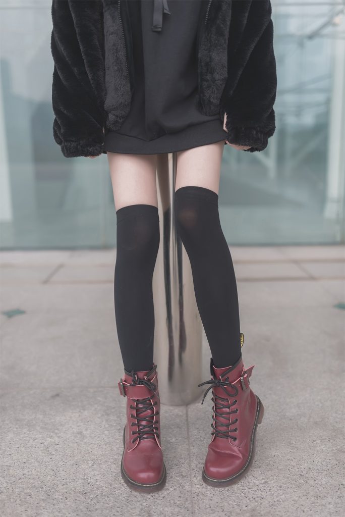 風(fēng)之領(lǐng)域精品寫(xiě)真@No.145 纖細(xì)的黑絲小長(zhǎng)腿 [48P/186MB]插圖3