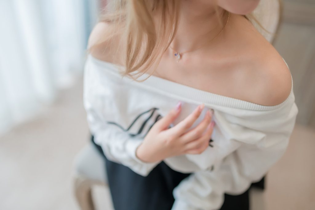 風(fēng)之領(lǐng)域精品寫真@No.147 黑絲美腿露肩小衫 [50P/133MB]插圖1