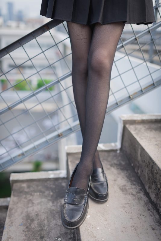 風之領(lǐng)域精品寫真@No.167 天臺的短裙黑絲 [47P/174MB]-無料攝影圈