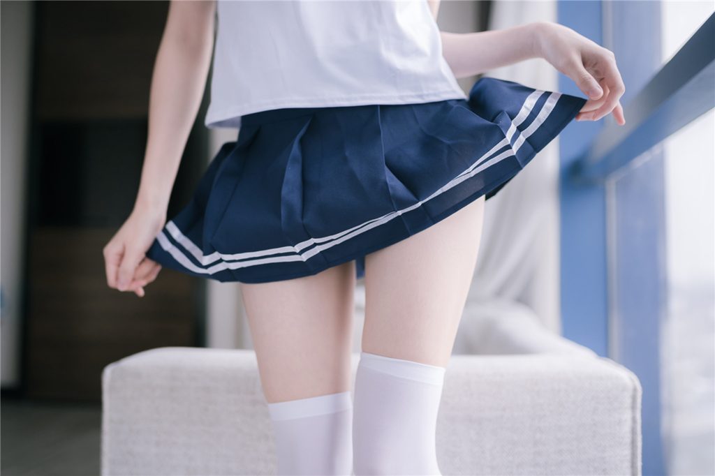 風(fēng)之領(lǐng)域精品寫真@No.197 妹妹的白絲藍(lán)裙校服 [41P/282MB]插圖1