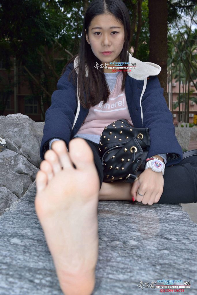 Ecologygreen攝影作品 NO.018 護(hù)校美女小雪兒的清新白N玉足 [41P/140MB]插圖