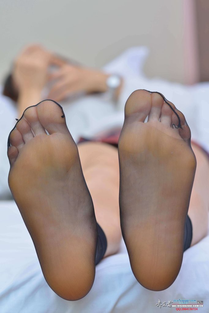 Ecologygreen攝影作品 NO.033 精致又姓感的薄透黑絲腳[42P/71MB]插圖1