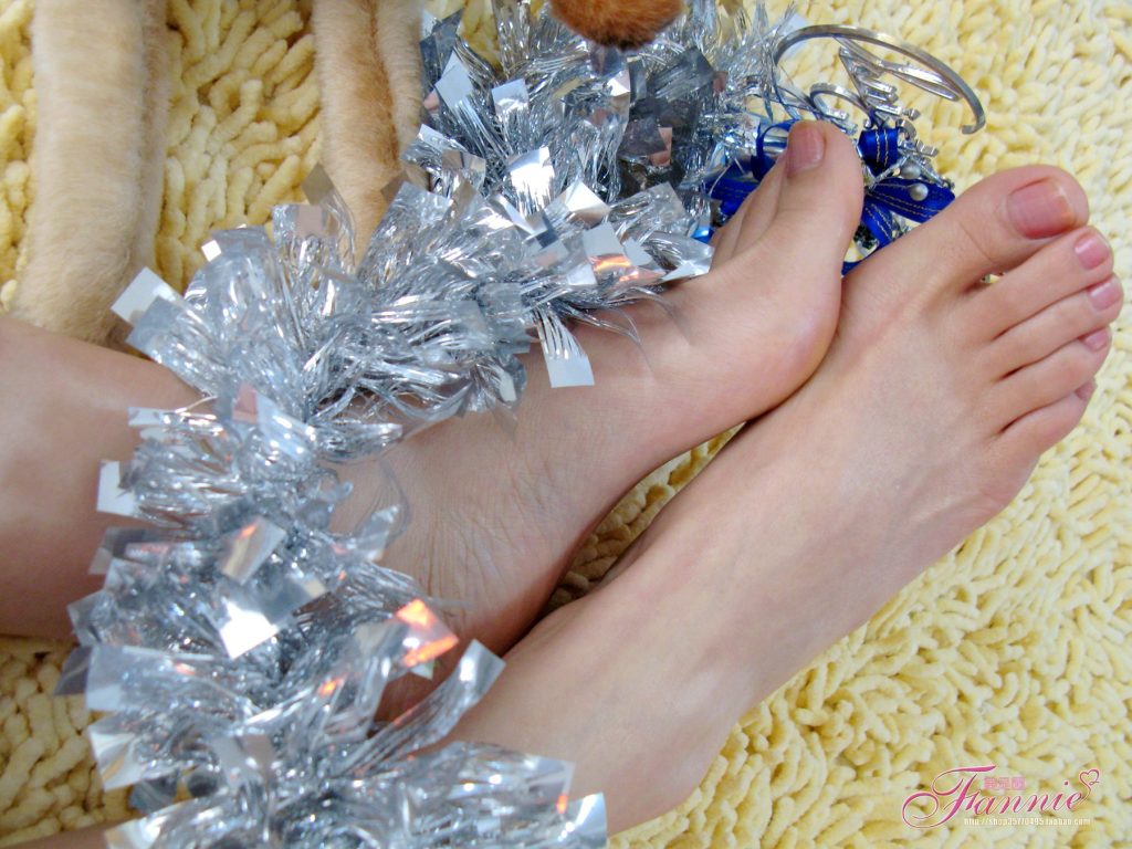 Fannie芬妮美足園 No.003 2008圣誕快樂（裸足） [59P/209MB]插圖1