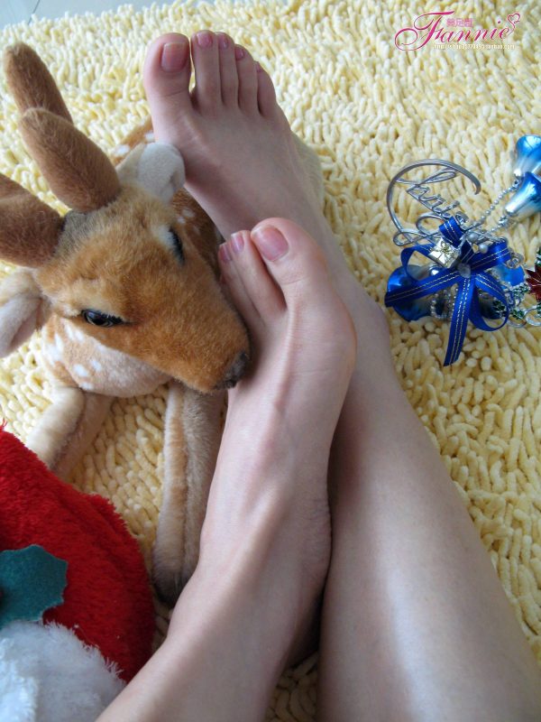 Fannie芬妮美足園 No.003 2008圣誕快樂（裸足） [59P/209MB]-無料攝影圈