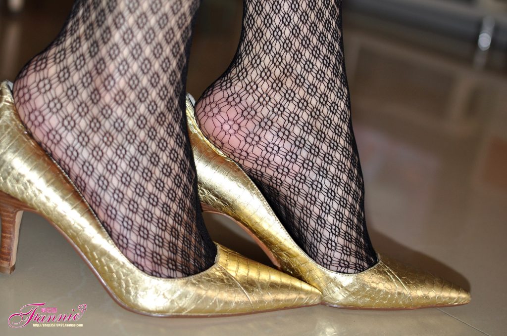 Fannie芬妮每足園 No.023 暗香（金色船襪黑網(wǎng)絲）[69P/207MB]插圖