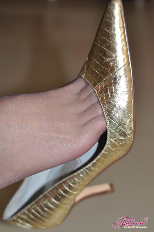 Fannie芬妮每足園 No.024 暗香（金色船鞋灰絲）[81P/225MB]-無(wú)料攝影圈