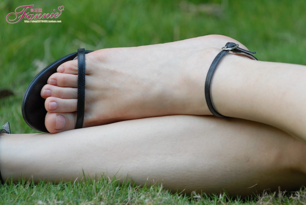 Fannie芬妮每足園 No.283 綠草如茵的家園 草地 [23P/74MB]插圖3