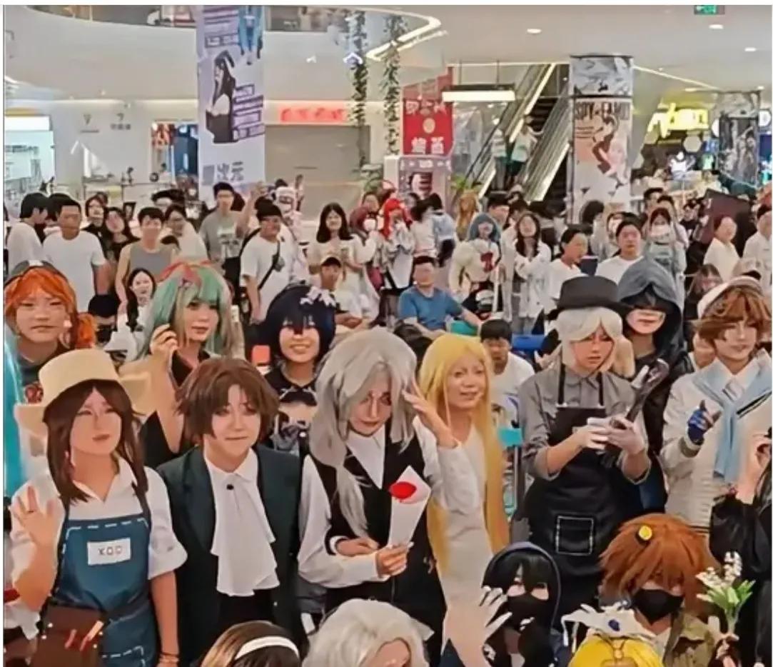 COSPLAY是什么？它是人類(lèi)靈魂通往“二次元”平行面世界的階梯？插圖2
