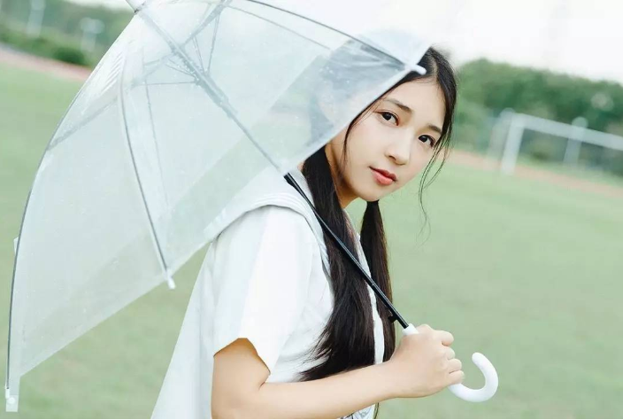 幾種實(shí)用日系擺姿法插圖2