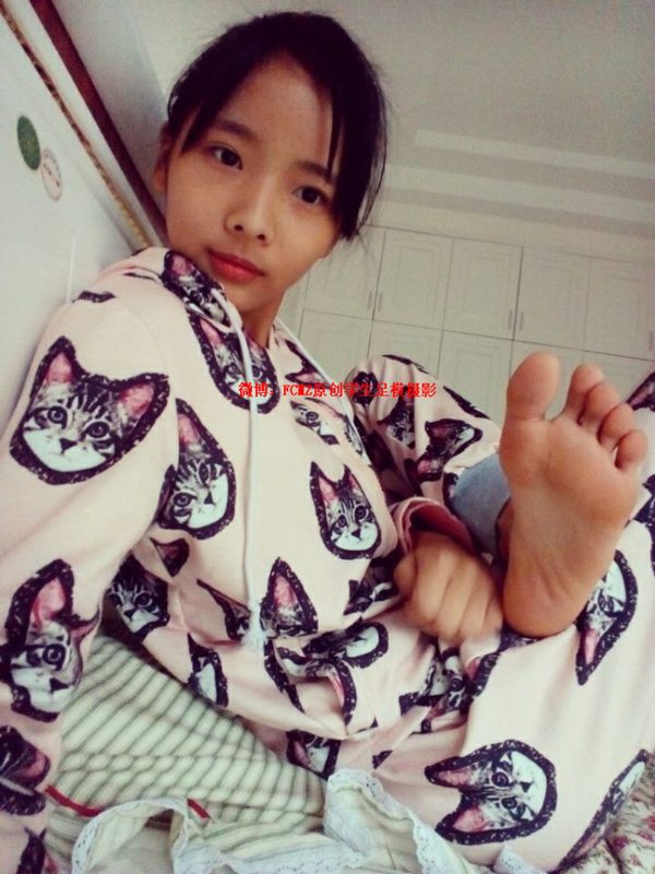 FCMZ原創(chuàng)學生足模攝影 No.019 咕嚕 [72P/9MB]-無料攝影圈