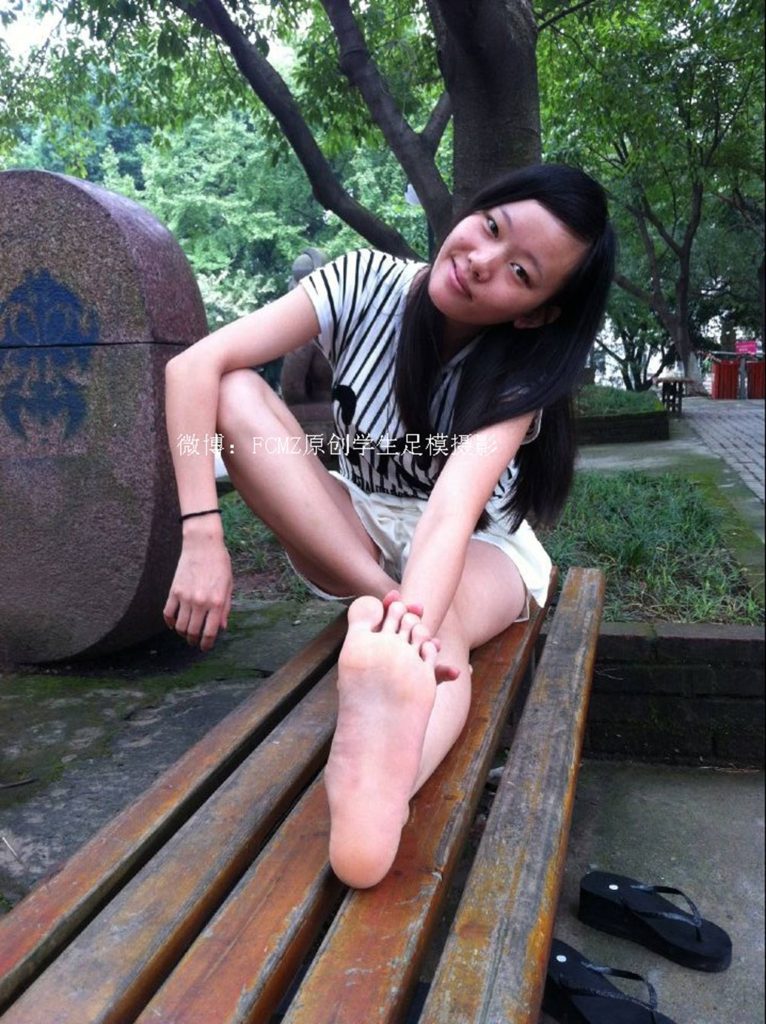 FCMZ原創(chuàng)學(xué)生足模攝影 No.025 苦苦 [39P/249MB]插圖