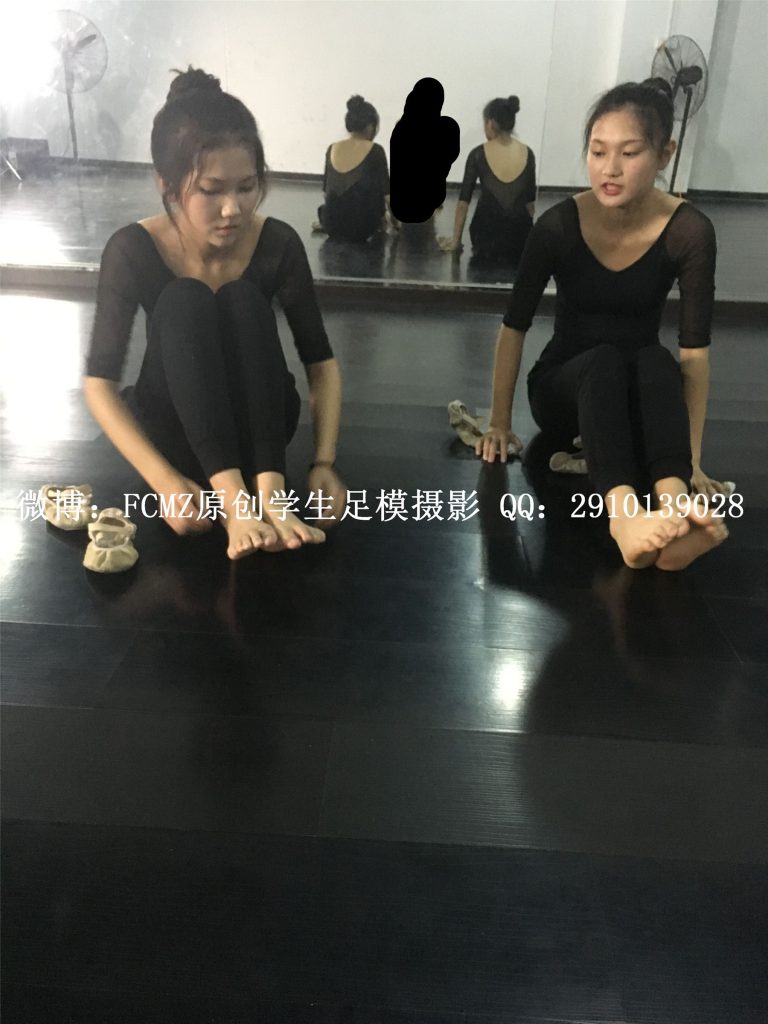 FCMZ原創(chuàng)學(xué)生足模攝影 No.042 舞蹈妹字 [134P/1V/94MB]插圖1