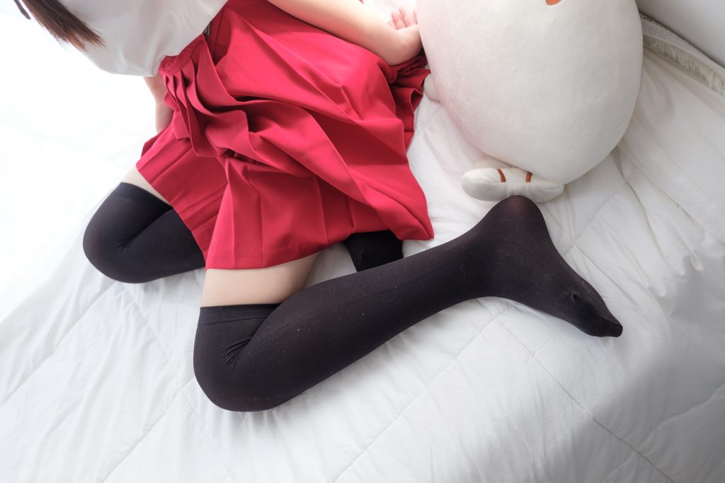 喵寫(xiě)真 VOL.013 紅裙黑絲 [70P/462MB]插圖3