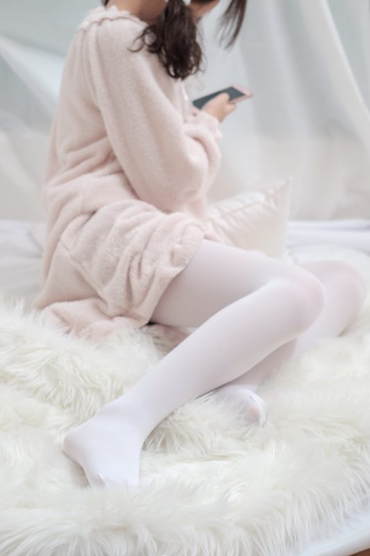 喵寫真 早期作品01 毛茸茸睡衣下的白絲 [106P/1V/375MB]-無料攝影圈