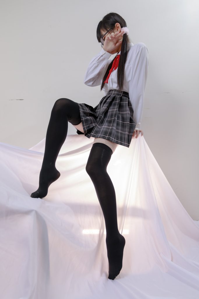 喵寫真 早期作品08 JK黑絲格子裙 [91P/1V/586MB]插圖3