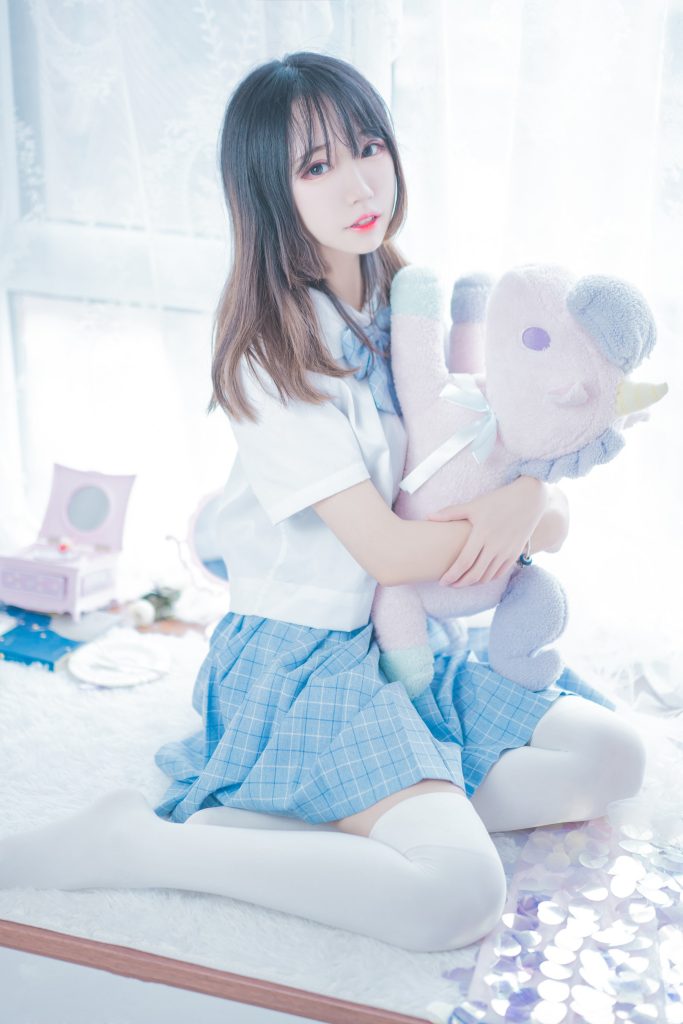 喵糖映畫少女寫真 VOL.019 致簡(jiǎn)白絲女友[46P/778MB]插圖1