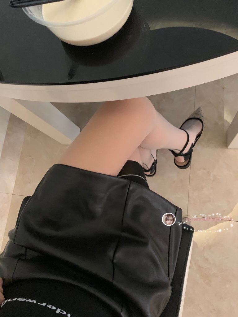 微信朋友圈達人@Changeable丸子-定制系列 NO.016 長筒絲襪[32P/67MB]插圖3