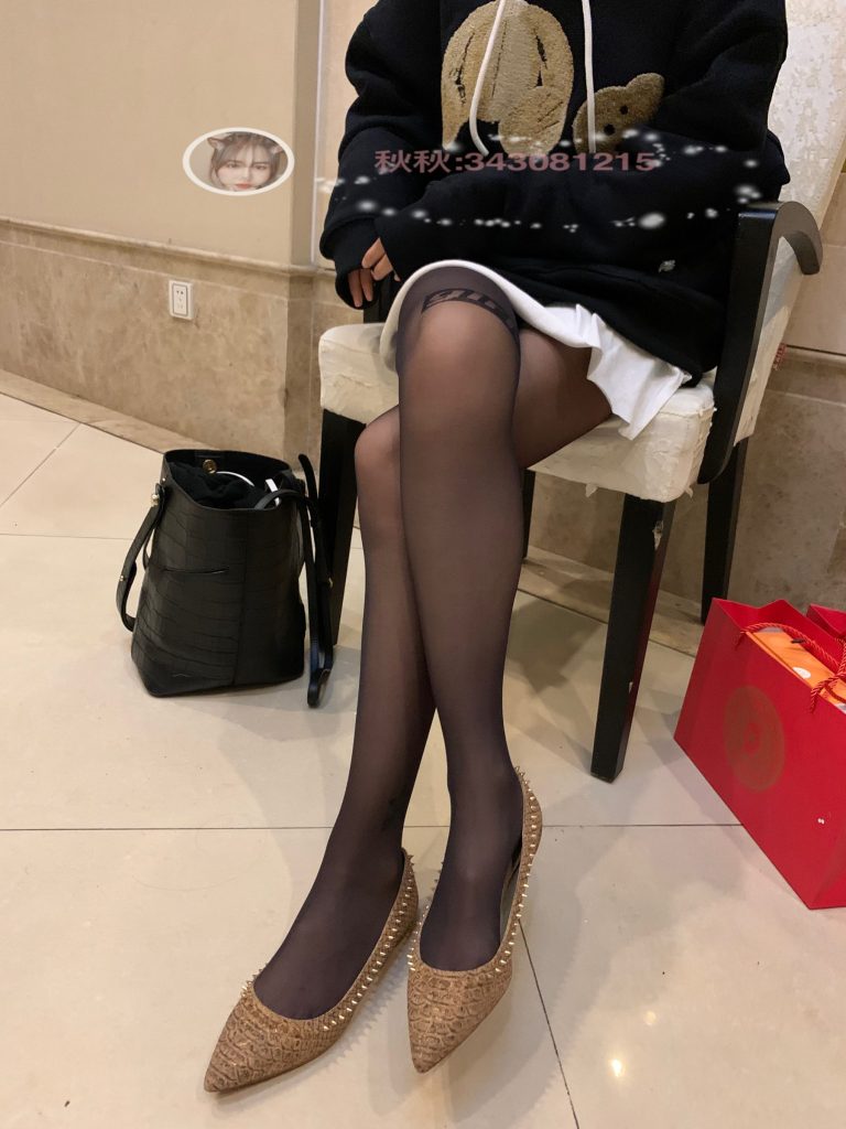 微信朋友圈達(dá)人@Changeable丸子-定制系列 NO.025 字母黑絲[37P/64MB]插圖3