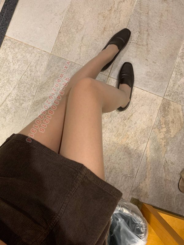 微信朋友圈達(dá)人@Changeable丸子-定制系列 NO.028 灰絲 [27P/44MB]-無(wú)料攝影圈