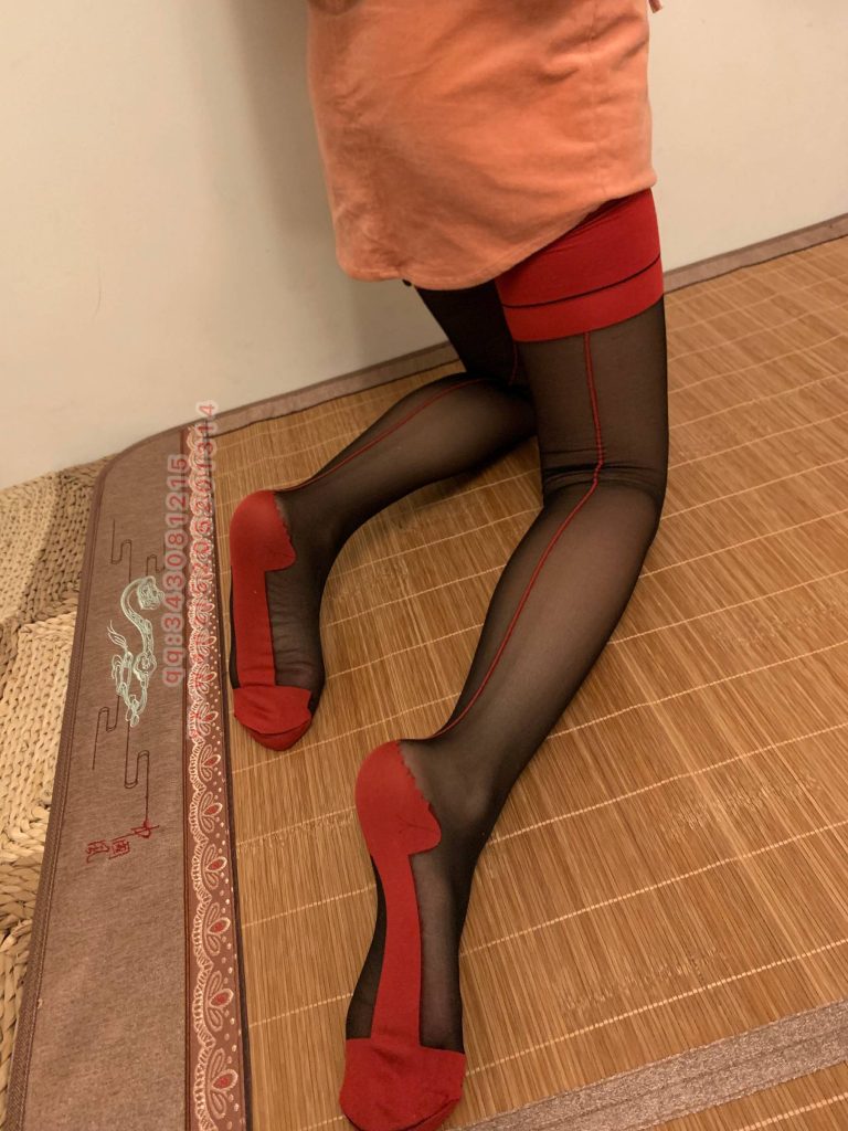 微信朋友圈達(dá)人@Changeable丸子-定制系列 NO.029 筒襪 [47P/99MB]插圖1