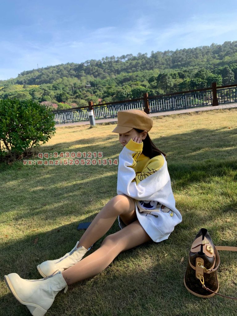 微信朋友圈達人@Changeable丸子-定制系列 NO.030-開襠油亮guidi [105P/280MB]插圖2