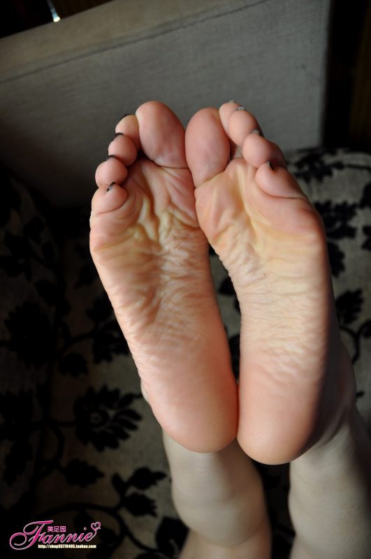 Fannie芬妮每足園 No.326 墨色迷離裸足底 [46P/119MB]-無料攝影圈