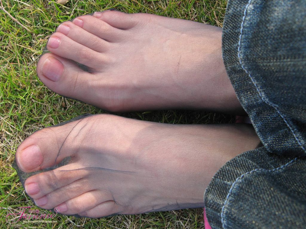 Fannie芬妮每足園 No.364 竊竊私語(yǔ)灰絲 [88P/236MB]插圖2