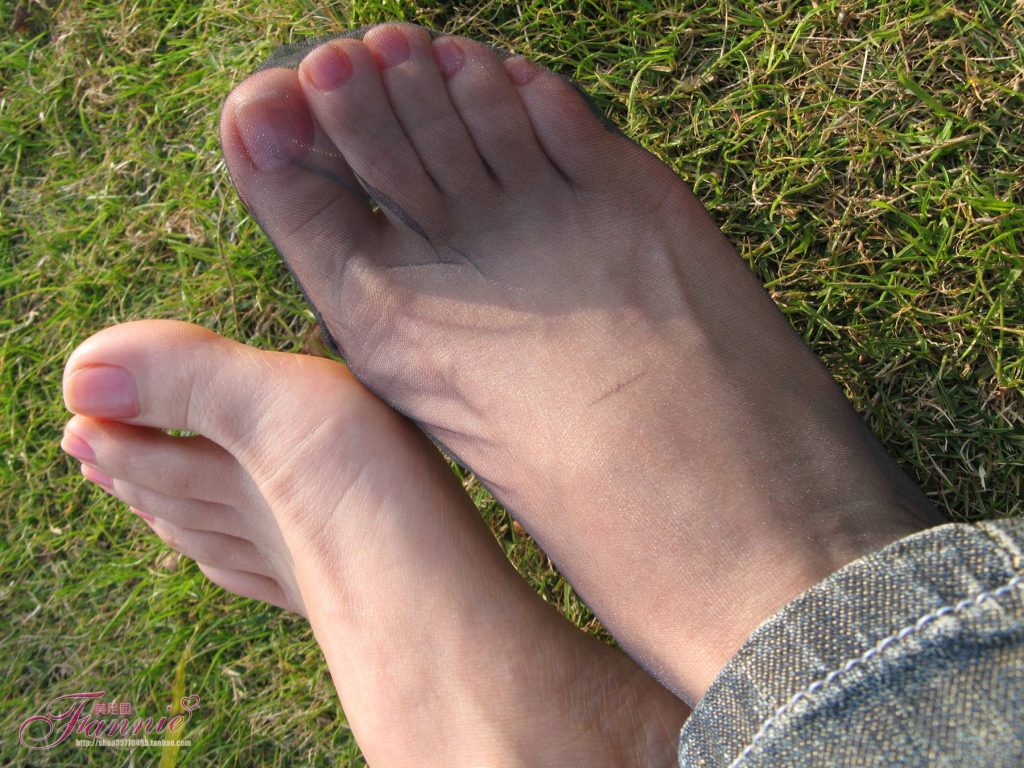 Fannie芬妮每足園 No.364 竊竊私語(yǔ)灰絲 [88P/236MB]插圖1