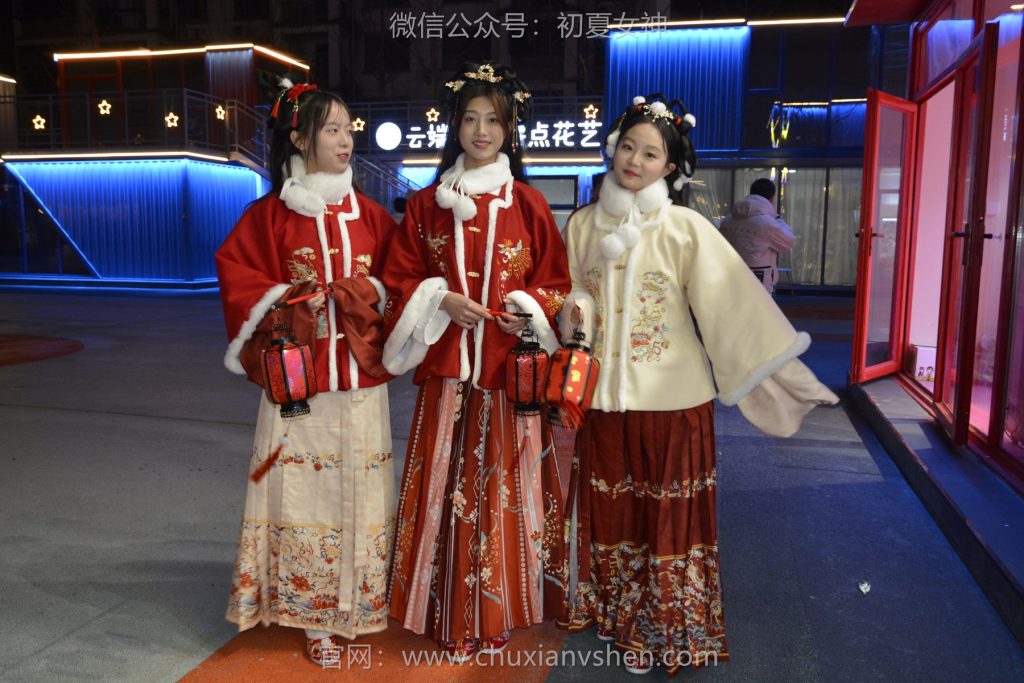 初夏女神 NO.149 雙雙&秀秀&情情 新年快樂[110P/1V/3.06GB]插圖2