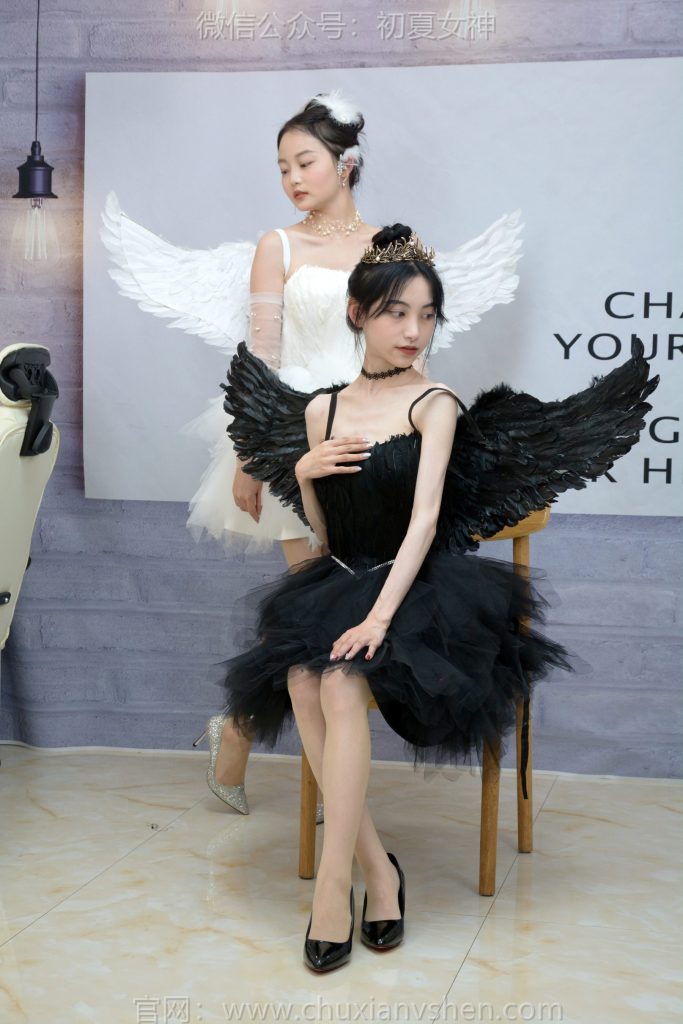 初夏女神 NO.207 柒柒、雙雙 黑白天鵝[90P/1V/4.28GB]插圖1