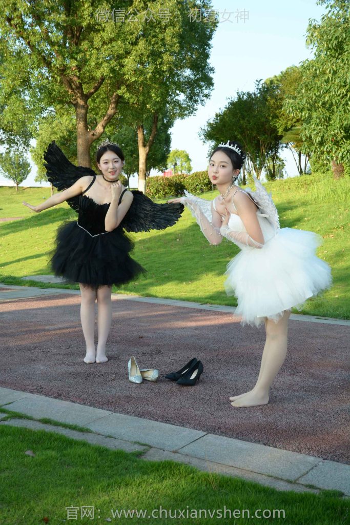 初夏女神 NO.222 雙雙、環(huán)環(huán) 黑白天使[140P/1V/6.10GB]插圖2