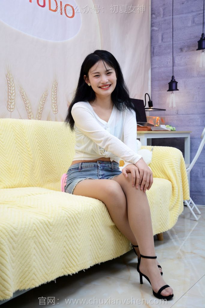 初夏女神 NO.234 幺幺 職業(yè)微笑[100P/1V/4.40GB]插圖1