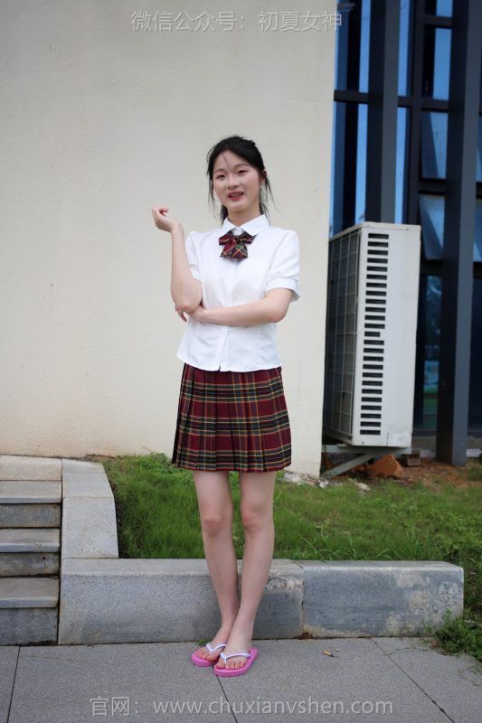 初夏女神 NO.246 安妮 JK人字拖[130P/1V/4.98GB]-無(wú)料攝影圈