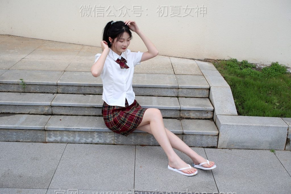 初夏女神 NO.246 安妮 JK人字拖[130P/1V/4.98GB]插圖2